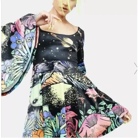 Ethereal world bell sleeve dress size small. - Picture 4 of 12